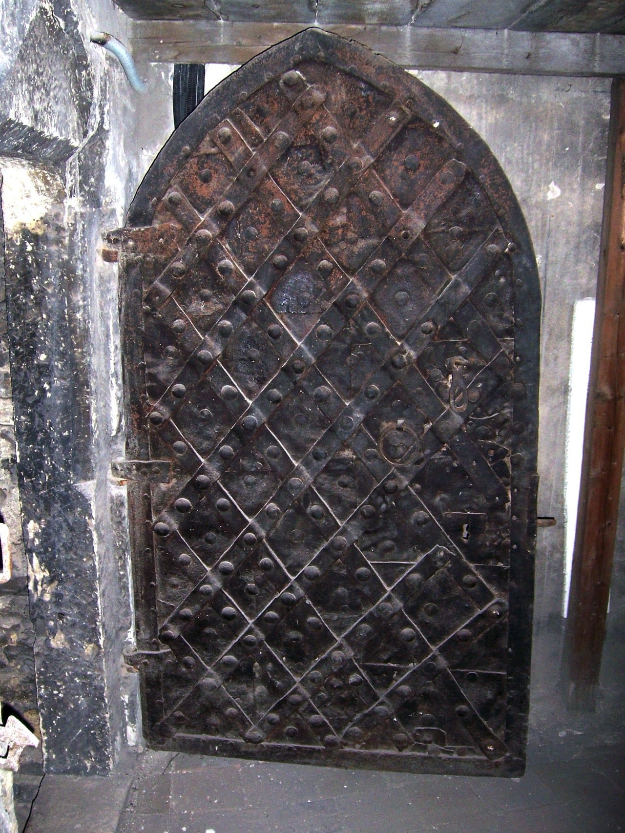 Gotické dveře detail